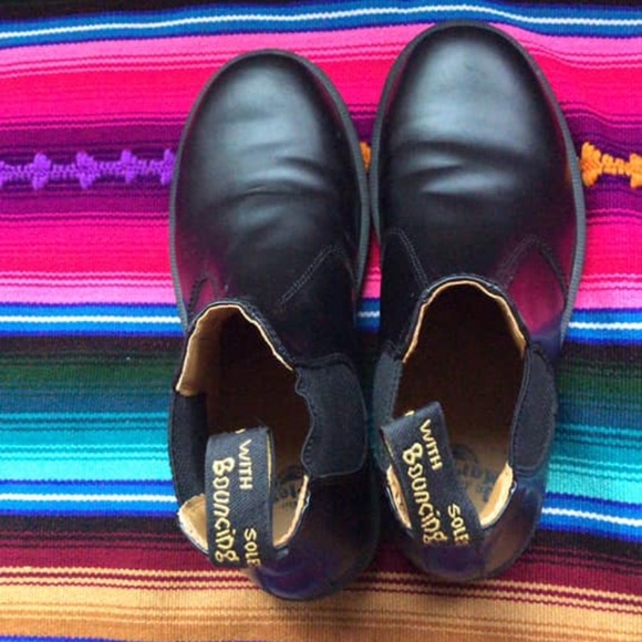 Dr. Martins Size US 7 M - Picture 2 of 3